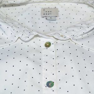 A New Day - Sleeveless Blouse with Pearlescent/Abalone like Buttons
